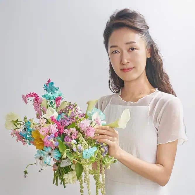 Chloe di AULLING ATELIER - Floral Journey: Med-Asian