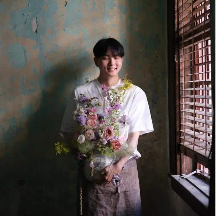 Dr. Tashi FlorisTashi - Floral Journey: Med-Asian