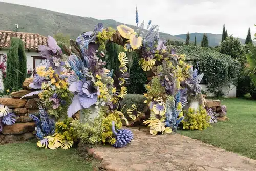 Savia Bruta Flower School